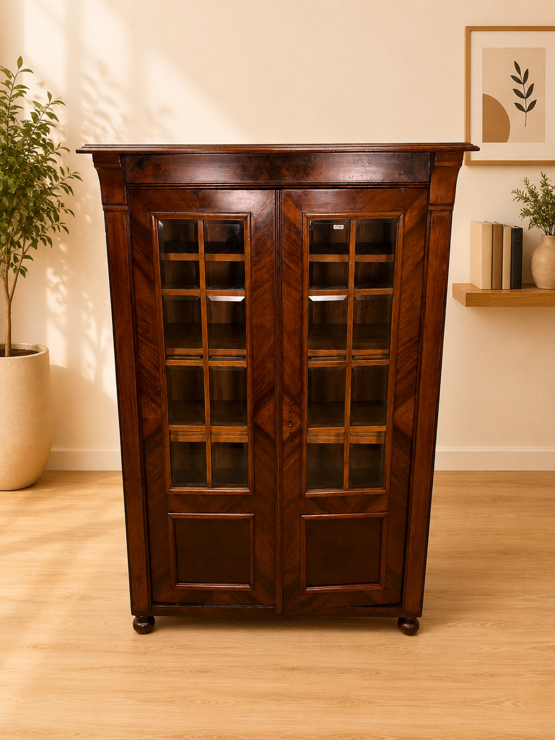 Vitrinenschrank