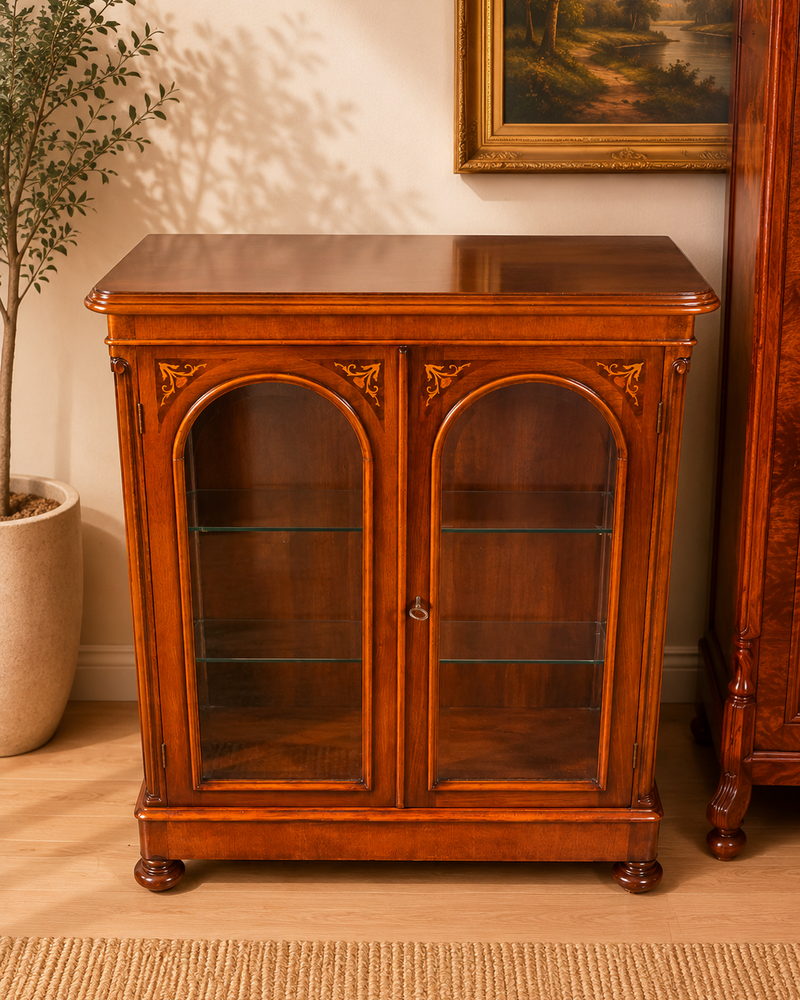 Vitrine · Mid-Century