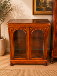 Vitrine · Mid-Century