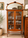Vitrinenschrank