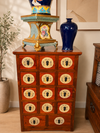 Asiatisch inspirierter Apothekerschrank