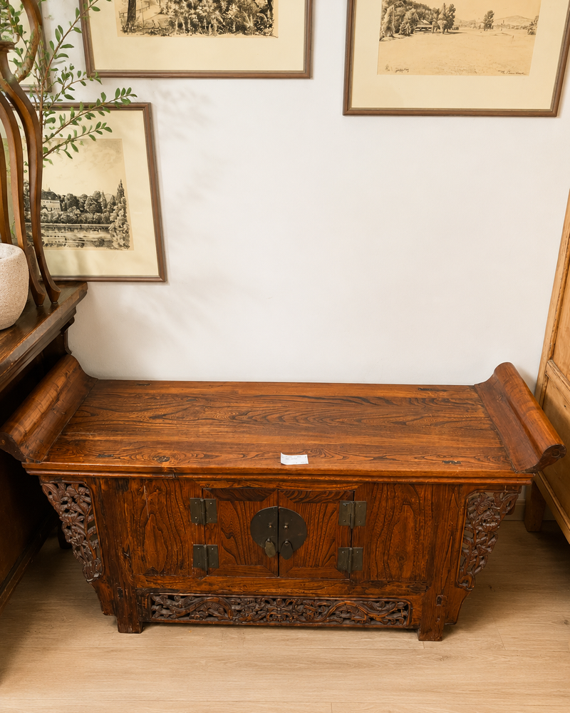 Anrichte/ Truhe im asiatisch inspirierten Stil