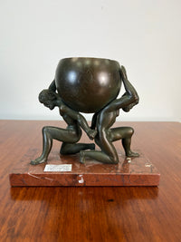 Bronze Schale mit Trägern