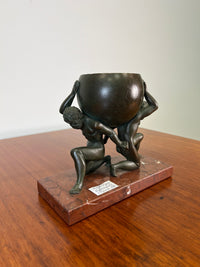Bronze Schale mit Trägern