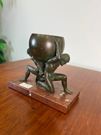 Bronze Schale mit Trägern