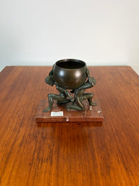 Bronze Schale mit Trägern