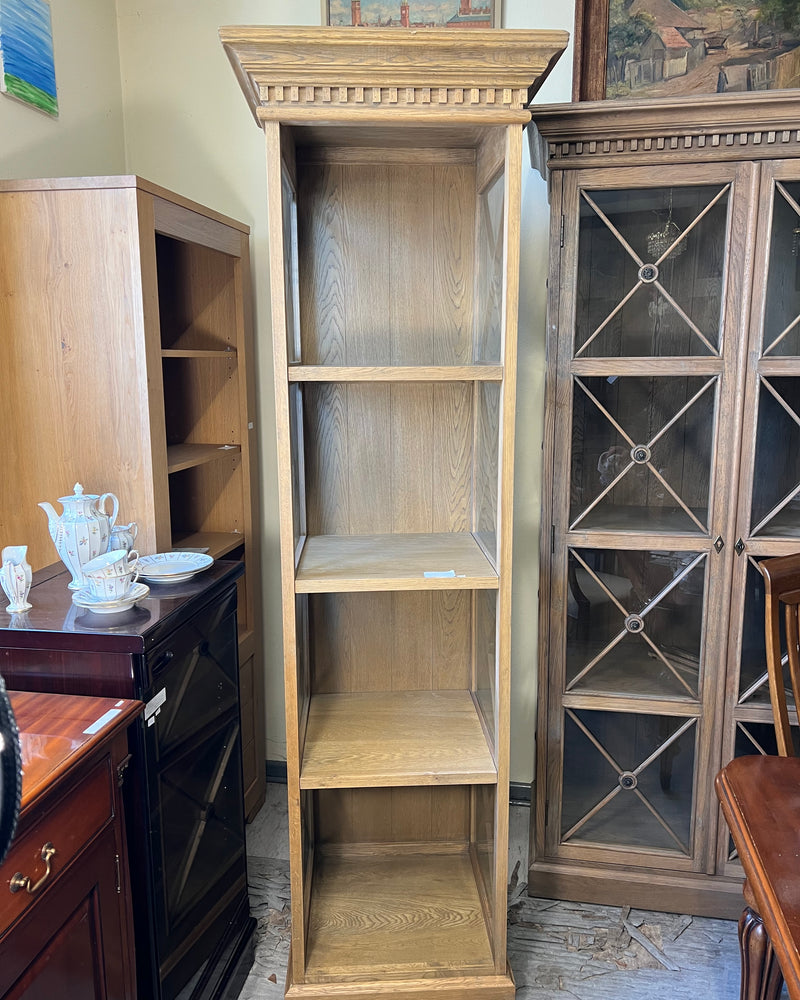Bücherschrank