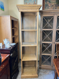 Bücherschrank