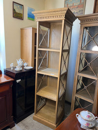Bücherschrank