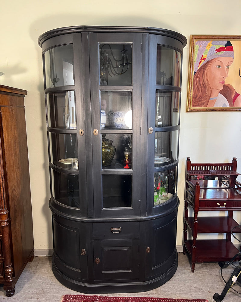 Vitrinenschrank