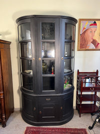 Vitrinenschrank
