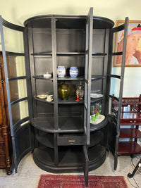 Vitrinenschrank