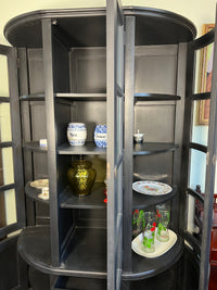 Vitrinenschrank