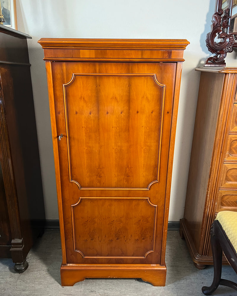 Halbschrank