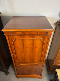 Halbschrank
