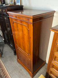 Halbschrank