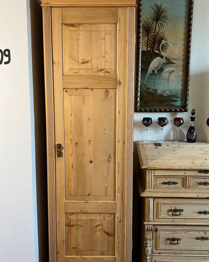Halbschrank - Kleiderschrank