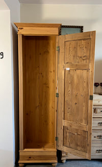 Halbschrank - Kleiderschrank