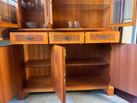 Vitrinenschrank
