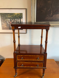 Servier-Etagere