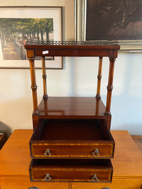 Servier-Etagere