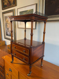 Servier-Etagere