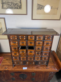 Asiatischer Apothekerschrank