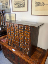 Asiatischer Apothekerschrank