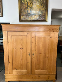 Kleiderschrank