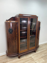 Vitrinenschrank