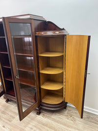 Vitrinenschrank