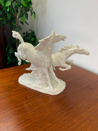 Zwei galoppierenden Pferde Porzellanfigur