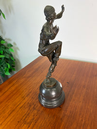 Tanzende Frau  "Bronze Garanti Paris" J.B. Deposee