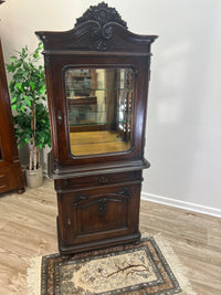 Vitrinenschrank