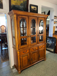 Vitrinenschrank