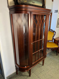 Vitrinenschrank