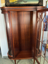 Vitrinenschrank