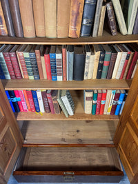 Bücherschrank