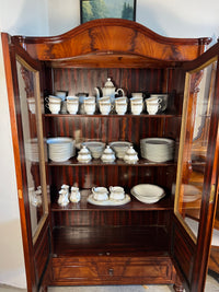 Vitrinenschrank