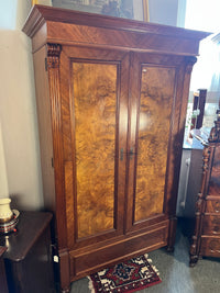 Kleiderschrank