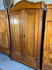 Kleiderschrank