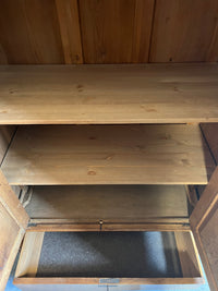 Kleiderschrank