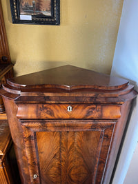 Eckschrank · Biedermeier