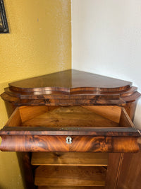 Eckschrank · Biedermeier
