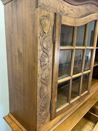 Großer Aufsatzbuffetschrank, aufwendig geschnitzt