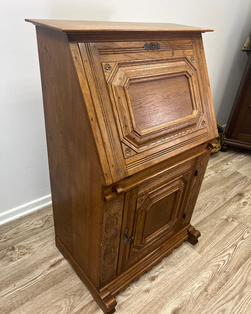 Schreibschrank aus Eiche