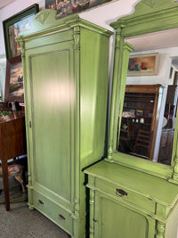 Kleiderschrank