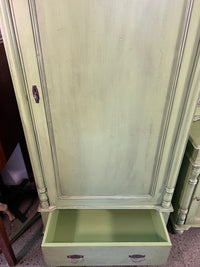 Kleiderschrank