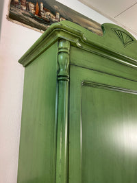 Kleiderschrank
