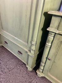 Kleiderschrank